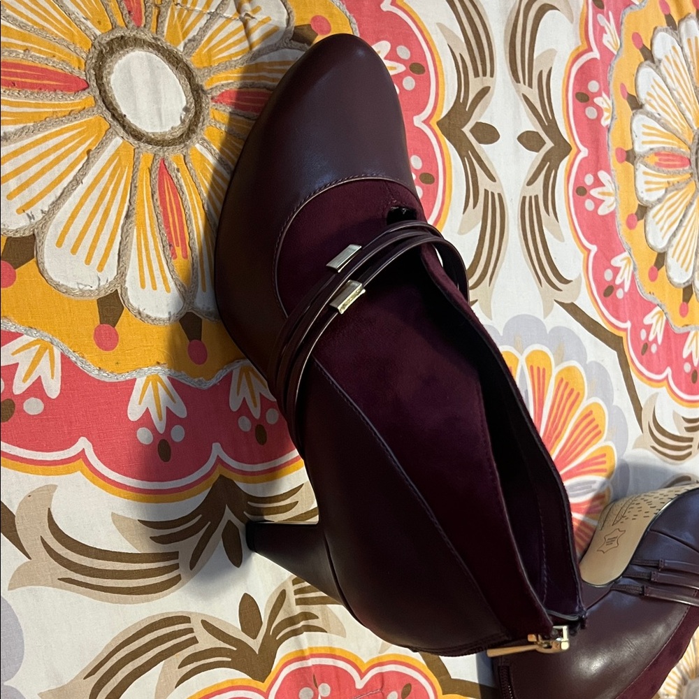 Bella Vita Noemi II Dark Burgundy Heels New